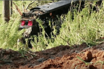 Acidente com ônibus de romeiros a caminho de Aparecida deixa seis mortos e dezenas de feridos em rodovia