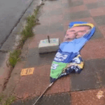 Windbanners de campanha geram polêmica no ABCD e candidato denuncia vandalismo em Santo André
