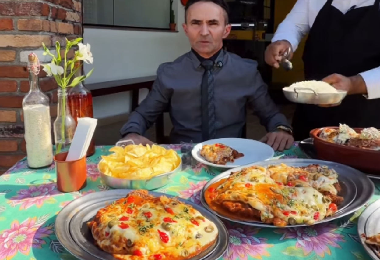 Com mais de três décadas de casa, o gerente Marcos Manoel Dantas destaca a tradição familiar do restaurante e apresenta pratos especiais criados para a celebração