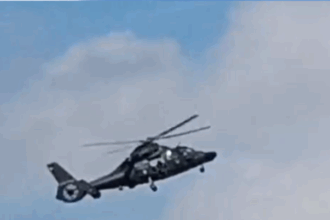 Helicóptero é visto sobrevoando a Volkswagen em São Bernardo na véspera da eleição
