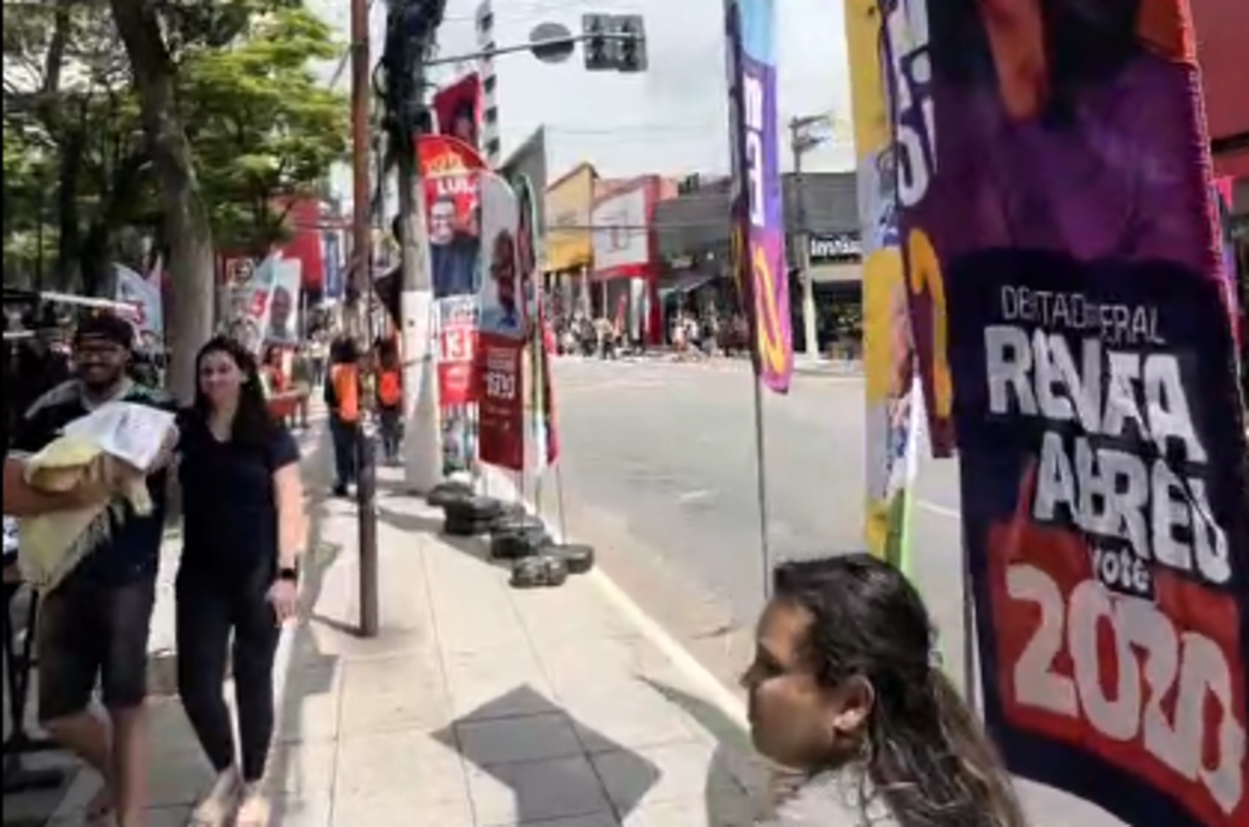 Movimentação na Rua Marechal Deodoro e Praça da Matriz marca reta final de campanha eleitoral em São Bernardo do Campo