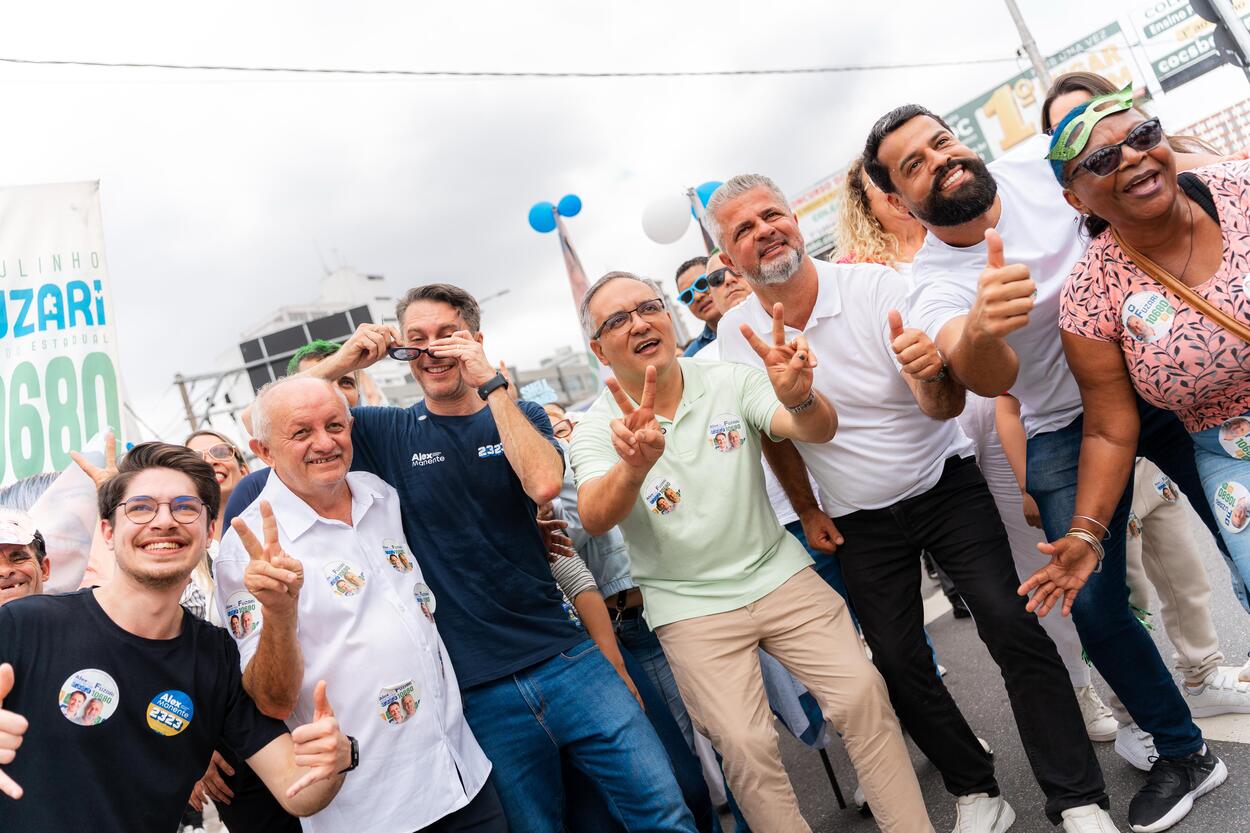 Na reta final da campanha, Julinho Fuzari realiza caminhada na Avenida Prestes Maia em São Bernardo
