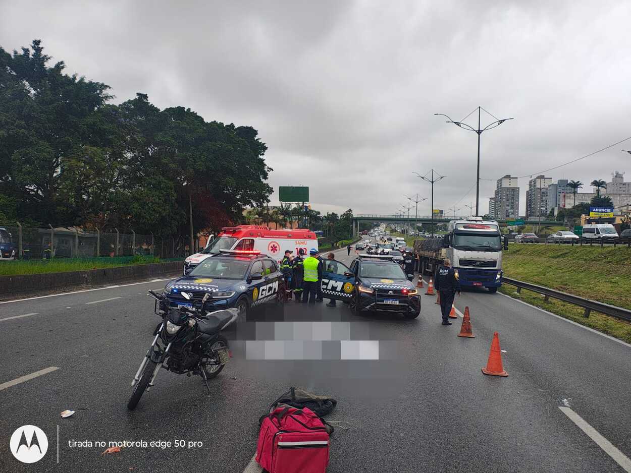 Acidente fatal bloqueia faixas da Rodovia Anchieta e causa lentidão em São Bernardo