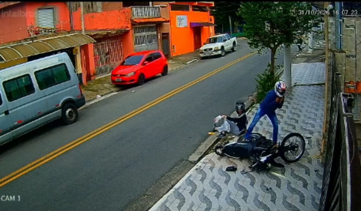 Motociclista sofre queda no bairro Nova Petrópolis e sai ileso em São Bernardo