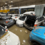 Chuva forte alaga Túnel do Anhangabaú, submerge veículos e causa transtornos no Centro de SP
