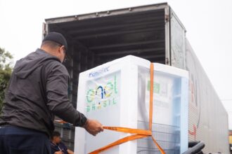 o e surpresa marcaram a entrega de 150 novas geladeiras em São Bernardo