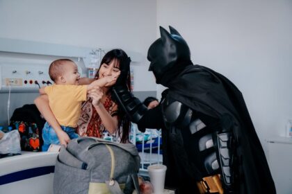 Em São Bernardo, Hospital de Urgência celebra Dia das Crianças com entrega de presentes e reforça ações de humanização