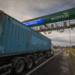 Novo pórtico do Free Flow na Imigrantes é instalado nesta madrugada após mudança de local