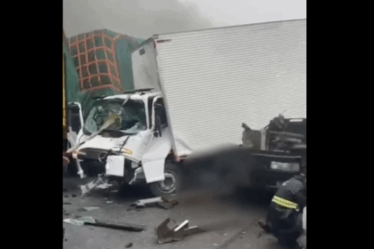 Engavetamento entre cinco veículos de carga deixa dois feridos na Rodovia Anchieta
