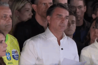 Flávio Bolsonaro contesta resultado das eleições e afirma que vai pedir anulação do pleito à Justiça. Foto: Reprodução