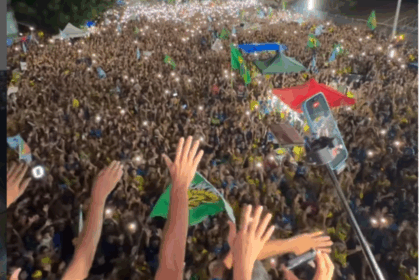 Em Fortaleza, Flávio Bolsonaro defende pautas de segurança e nega fim do Bolsa Família