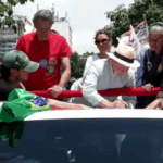 Lula e Haddad encerram campanha no centro de São Paulo