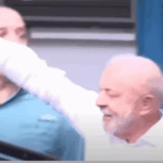 Presidente Lula chega ao local de votação em São Bernardo neste domingo