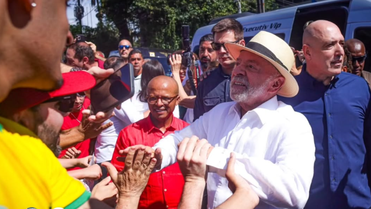 Lula altera agenda e troca ato em São Bernardo por caminhada em Porto Alegre