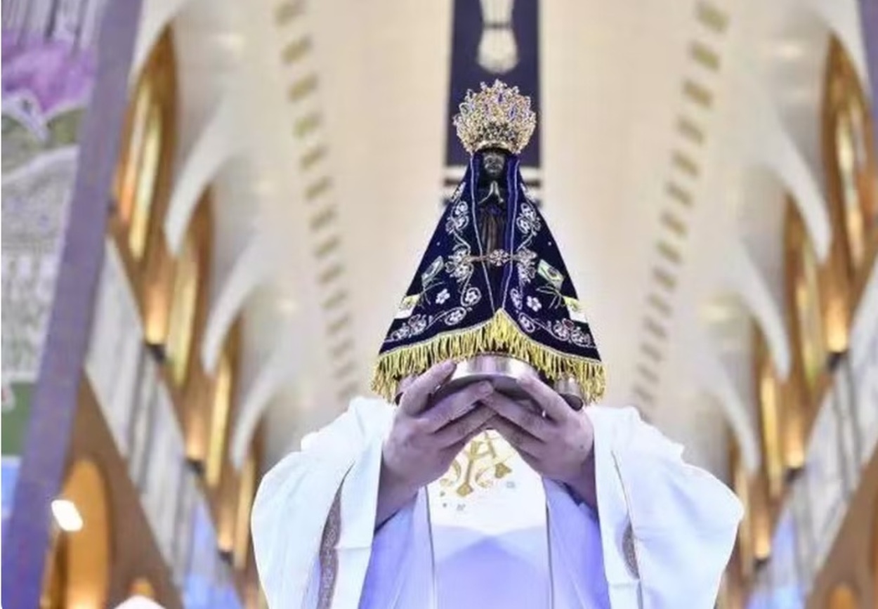 Caminhos de Fé: A Devoção que Move Milhões ao Santuário de Nossa Senhora Aparecida