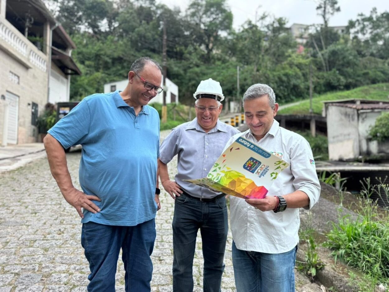 Serviços contemplam a Rua das Hortências, no Jardim Santa Rosa, e da Rua Luiz Botacin, no Parque Aliança