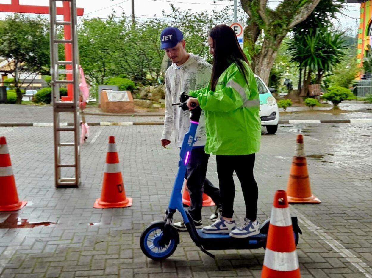 Patinetes elétricos registram 3,2 mil viagens na primeira semana em Ribeirão Pires