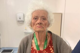 Idosa de 82 anos é encontrada desorientada na Vila São Pedro e encaminhada para UPA