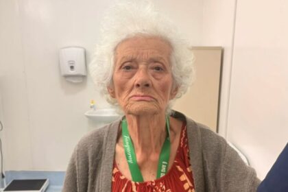 Idosa de 82 anos é encontrada desorientada na Vila São Pedro e encaminhada para UPA