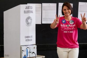 Michelle Bolsonaro é eleita senadora pelo DF em sua primeira disputa nas urnas