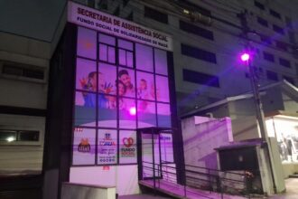 Prefeitura de Mauá ilumina prédios públicos e parques em apoio ao Outubro Rosa