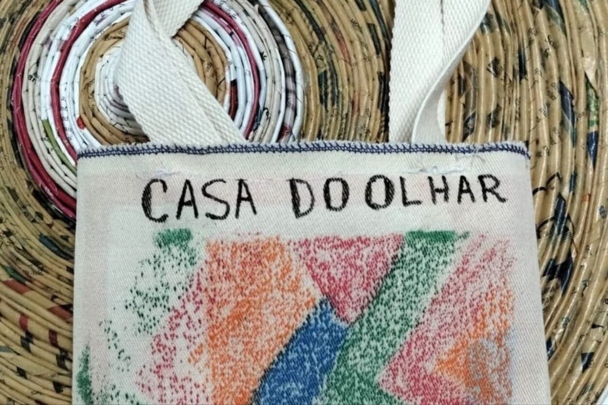 Casa do Olhar Luiz Sacilotto promove oficina gratuita de ecobags personalizadas