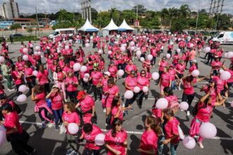 Caminhada do Outubro Rosa promove conscientização e reúne mais de 1.100 pessoas em São Caetano do Sul