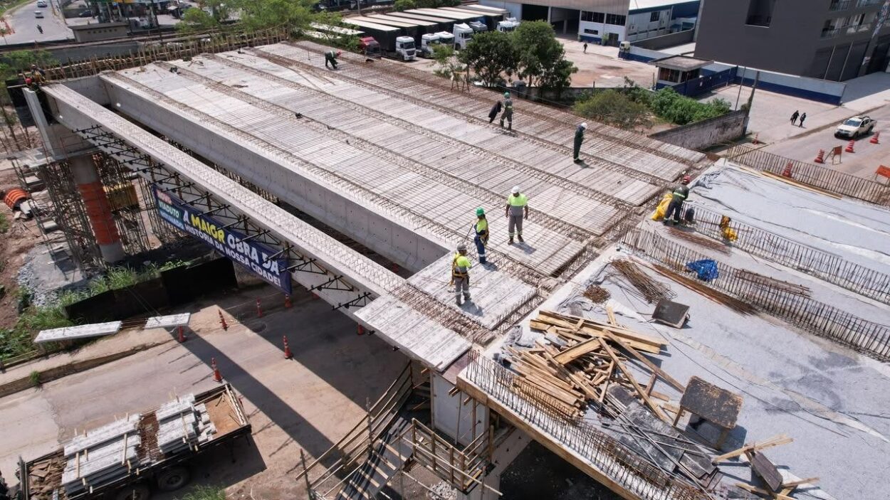 Prefeitura de Ribeirão Pires avança nas obras do Viaduto Estaiado e anuncia desvio de trânsito para segunda-feira (26)