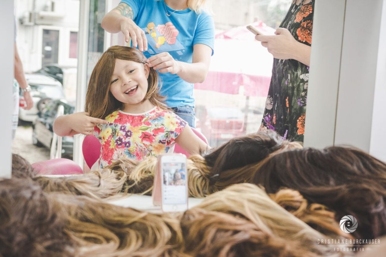 Uma mecha, uma nova história: Cabelegria recebe doações de cabelo no Shopping Central Plaza