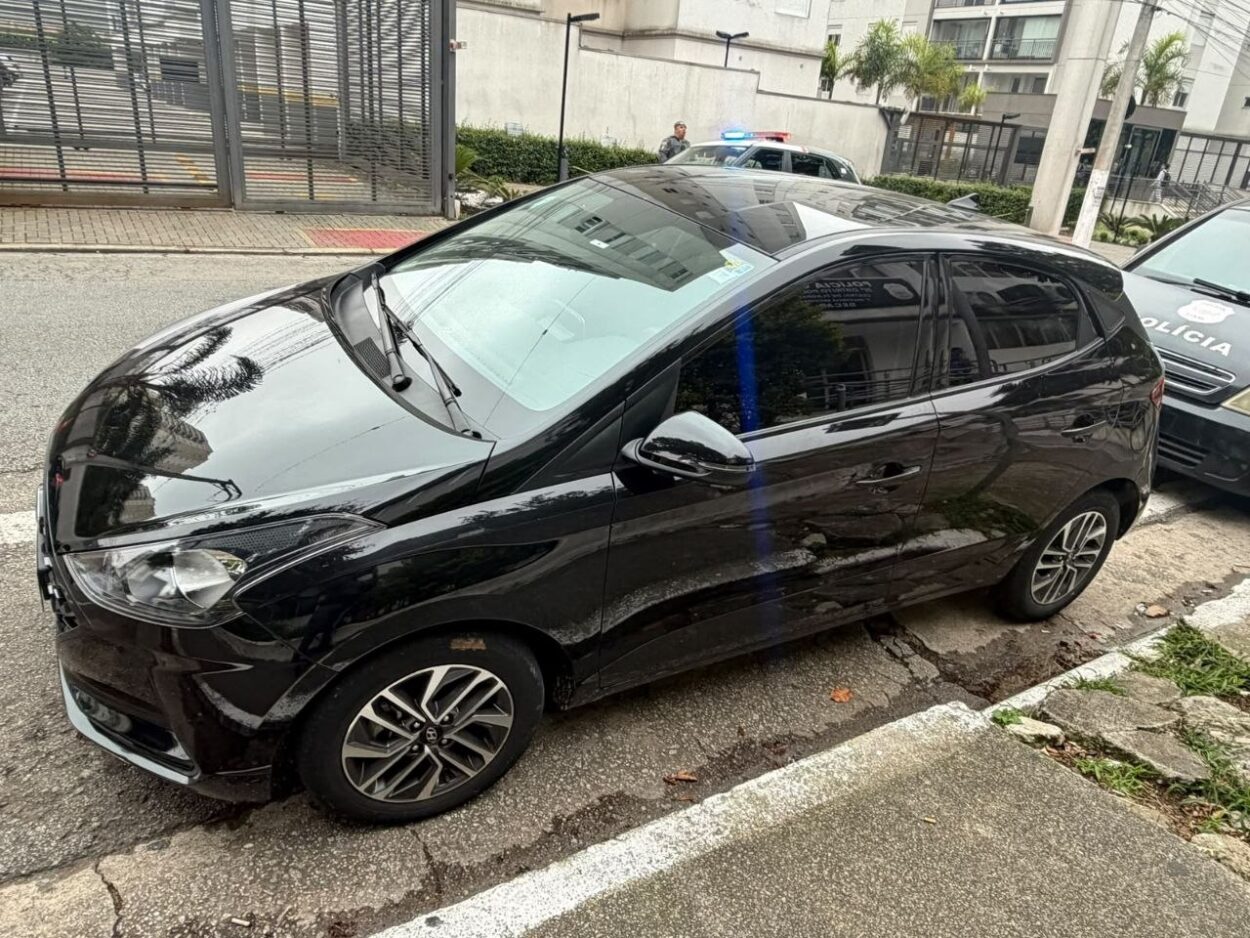 Polícia Militar recupera veículo furtado com placas clonadas e conduz três envolvidos em Diadema