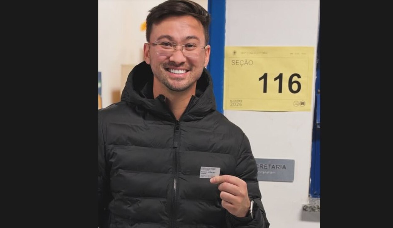 prefeito de Rio Grande da Serra Akira Auriani, postou uma foto nas redes sociais após votar. “Deus abençoe nosso país e o nosso povo”, afirmou