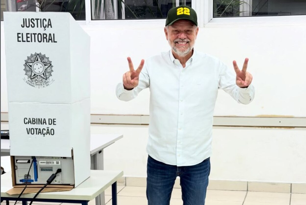 prefeito Tite Campanella (Republicanos) adotou um tom crítico ao votar na unidade Centro da USCS