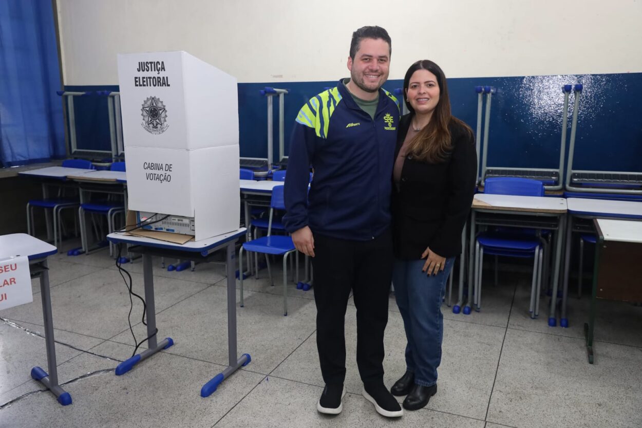 Em Santo André, o prefeito Gilvan Ferreira (Cidadania) votou por volta do meio-dia na Escola Estadual Senador João Galeão Carvalhal, no Jardim Bela Vista