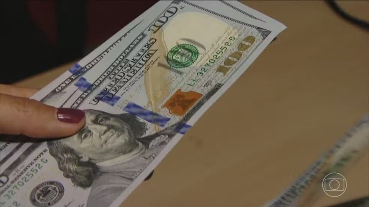 Bolsa despenca 16,5% e aciona 'circuit breaker' após confirmação de Lula no 2º turno; dólar salta para R$ 5,50