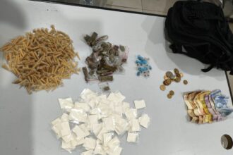 Homem é preso por tráfico de drogas após tentar fugir a pé da PM em Mauá
