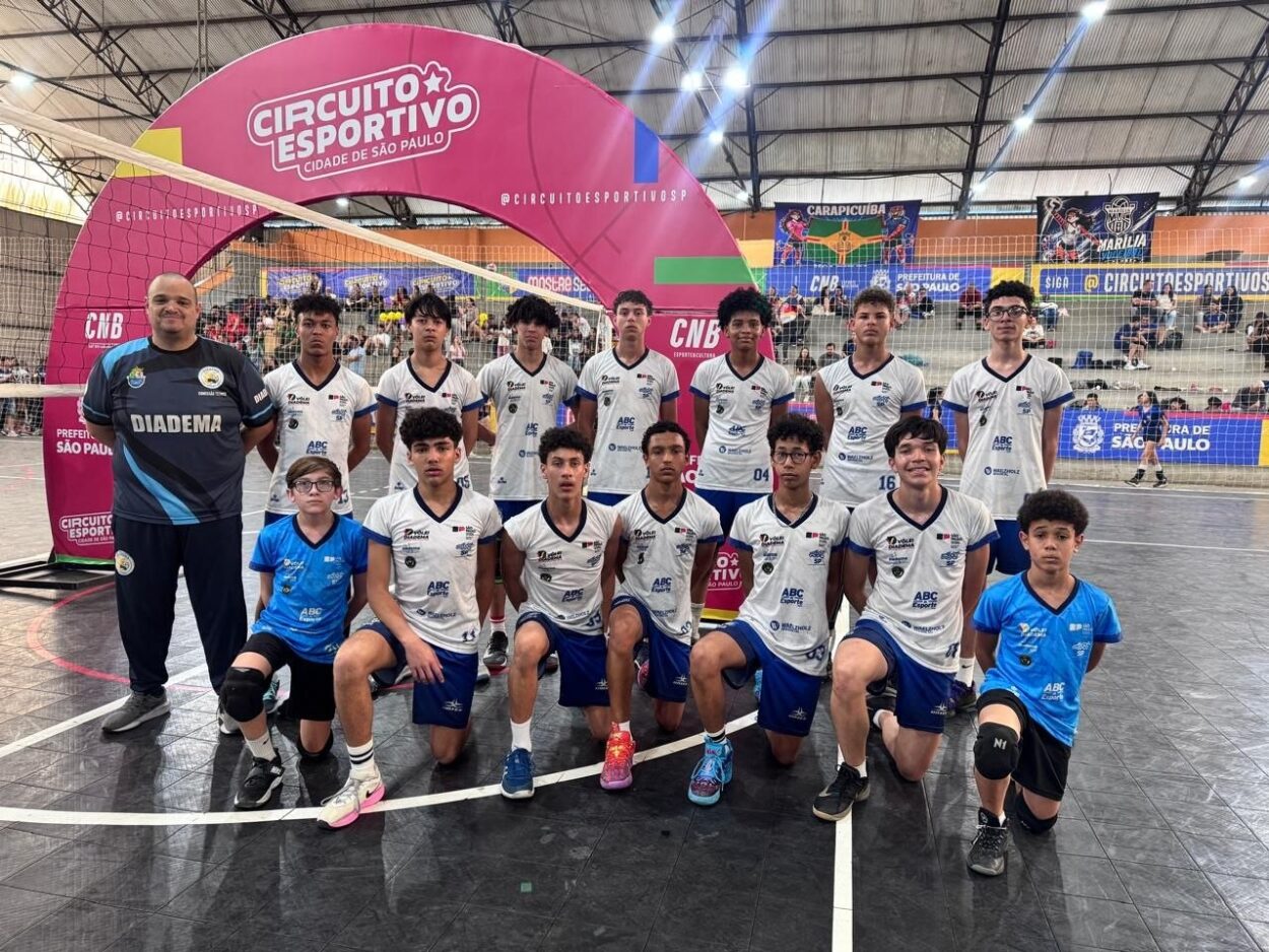 Vôlei masculino Sub-15 de Diadema conquista bronze no Circuito Esportivo de SP
