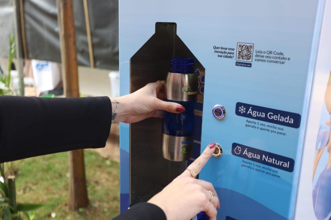 Hidroestação conta com água para pessoas e pets; ação marca entrega do primeiro refúgio climático de Santo André