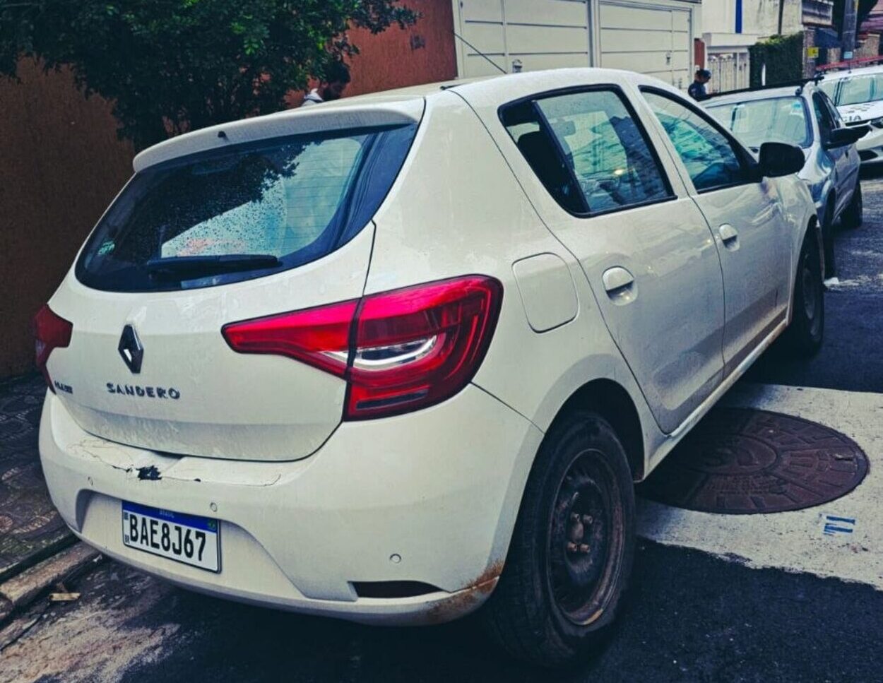 Polícia militar recupera veículo furtado e prende autor após acompanhamento policial