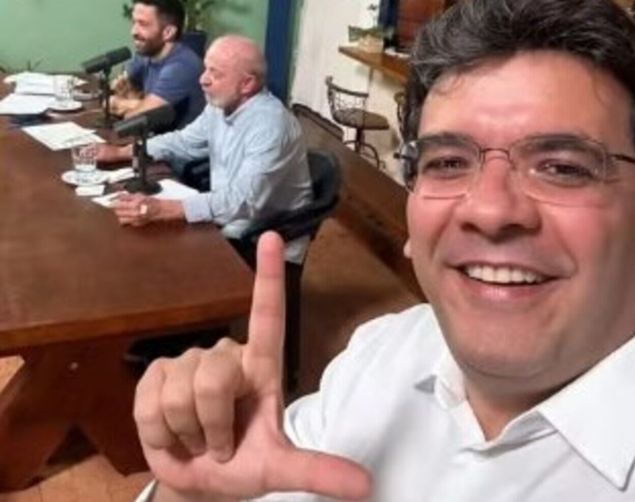 Cotado para o Ministério da Fazenda, governador do Piauí viraliza com trajetória acadêmica em Matemática