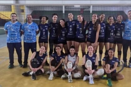 Equipe de vôlei feminino sub-19 de Diadema é campeã da série Bronze