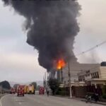Incêndio de grandes proporções atinge empresa ambiental na divisa entre Mauá e Santo André