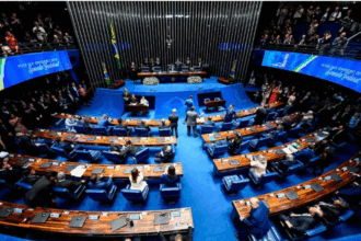 Senado aprova PEC que acaba com a escala 6x1 e garante dois dias de folga por semana