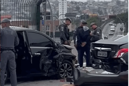 PM prende dois homens após motorista de caminhão piscar faróis para alertar sobre roubo em São Bernardo